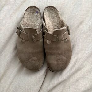 Birkenstock Suede Shearling Clogs in Taupe Brown